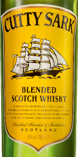 Этикетка ВИСКИ шотландский купажированный "Катти Сарк" креп 40%, емк  0.5л.