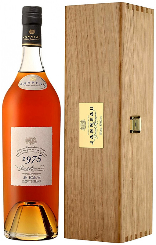 БРЕНДИ "Арманьяк Жанно Винтажная Коллекция", год урожая 1975, в деревянной п/у креп. 43%, емк  0.7л.