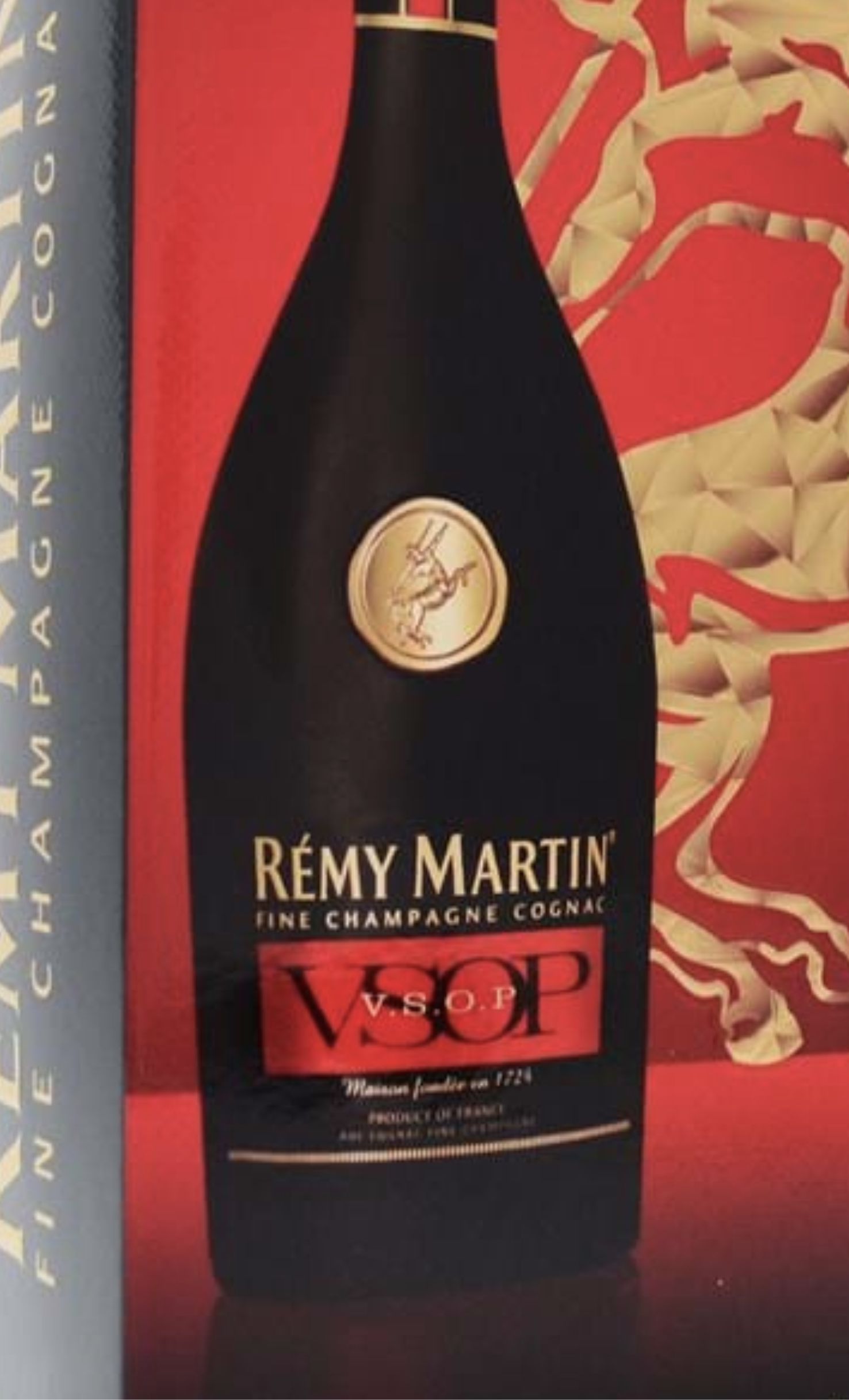 Этикетка Коньяк Реми Мартен VSOP с 2 бокалами, 0.7 л